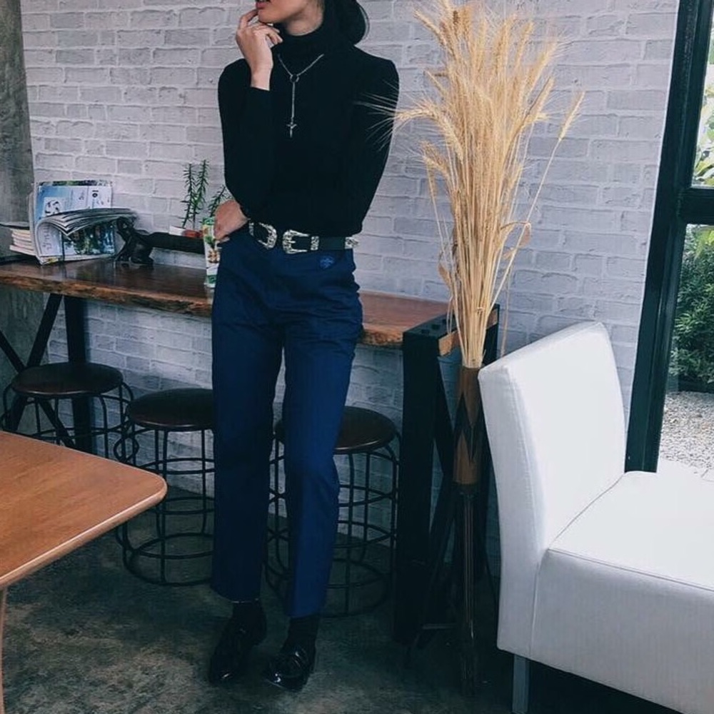 Selling this pants 30$